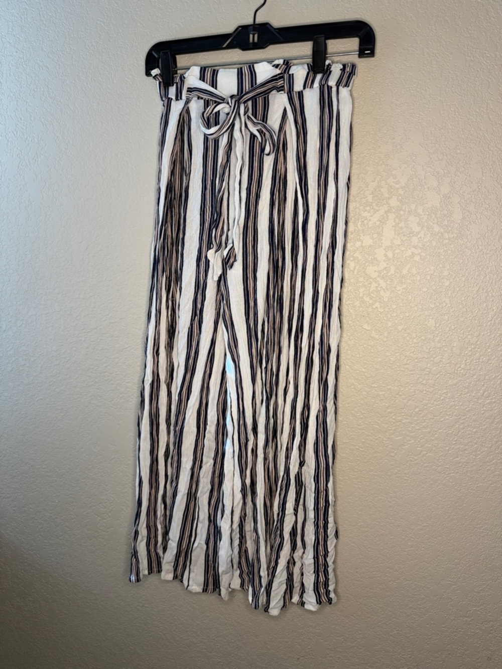 Simplee Apparel White and Black Striped Wide-Leg Trousers